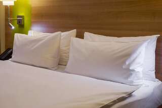 Отель Holiday Inn - Kyiv Киев Представительский номер-5