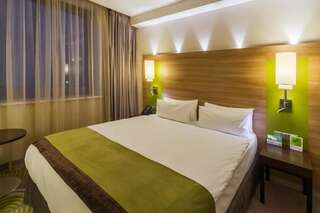 Отель Holiday Inn - Kyiv Киев Стандартный номер с кроватью размера "king-size"-6