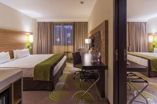 Отель Holiday Inn - Kyiv Киев Семейный люкс - Для некурящих-1